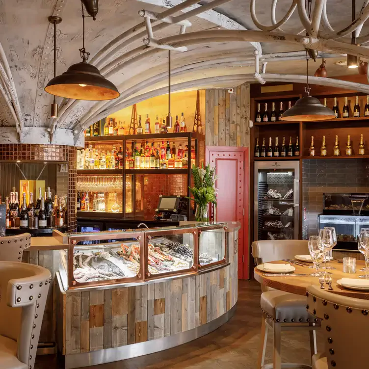 The fresh fish counter and wine bar at SOLE Seafood & Grill, one of Dublin’s best seafood restaurants.